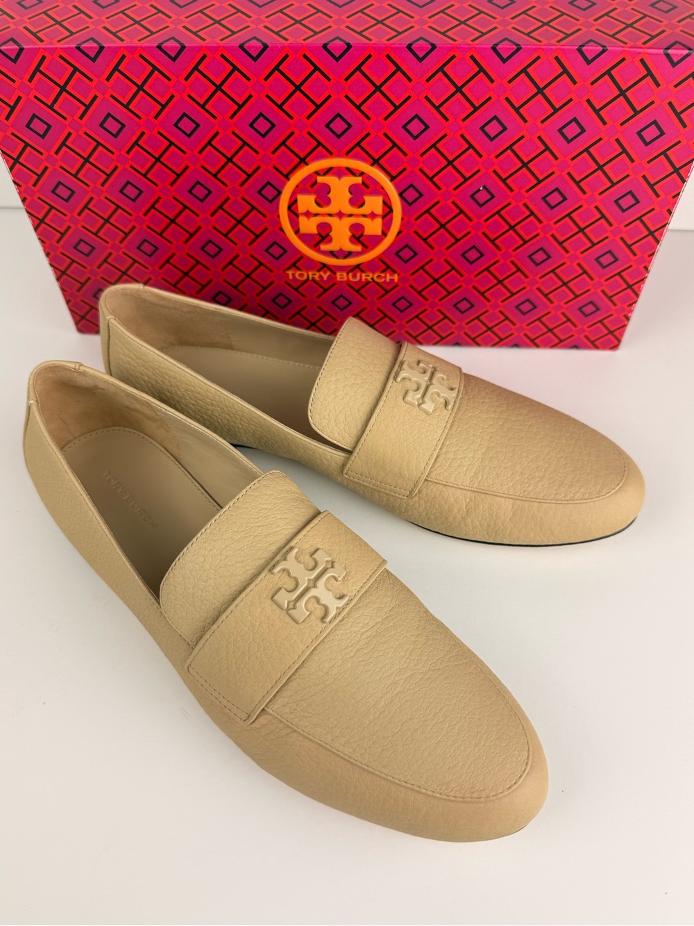 Tory Burch Mini Everly Loafer Pebbled Leather Flats‎ Chantilly Beige Size 9